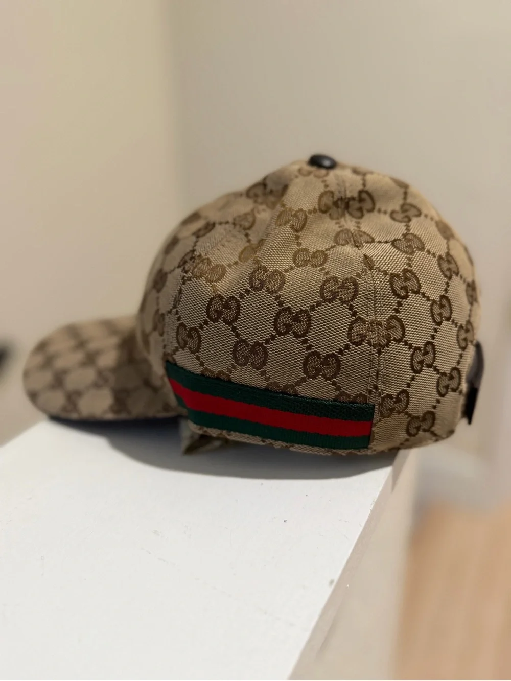 Gucci print final features